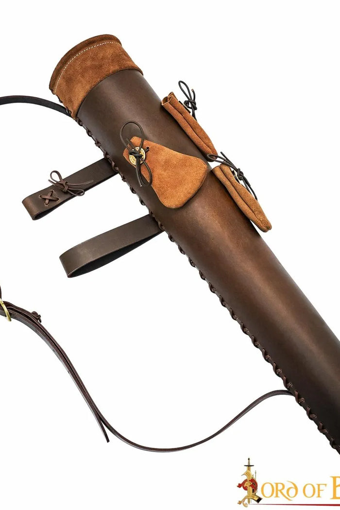 Quiver with pouches