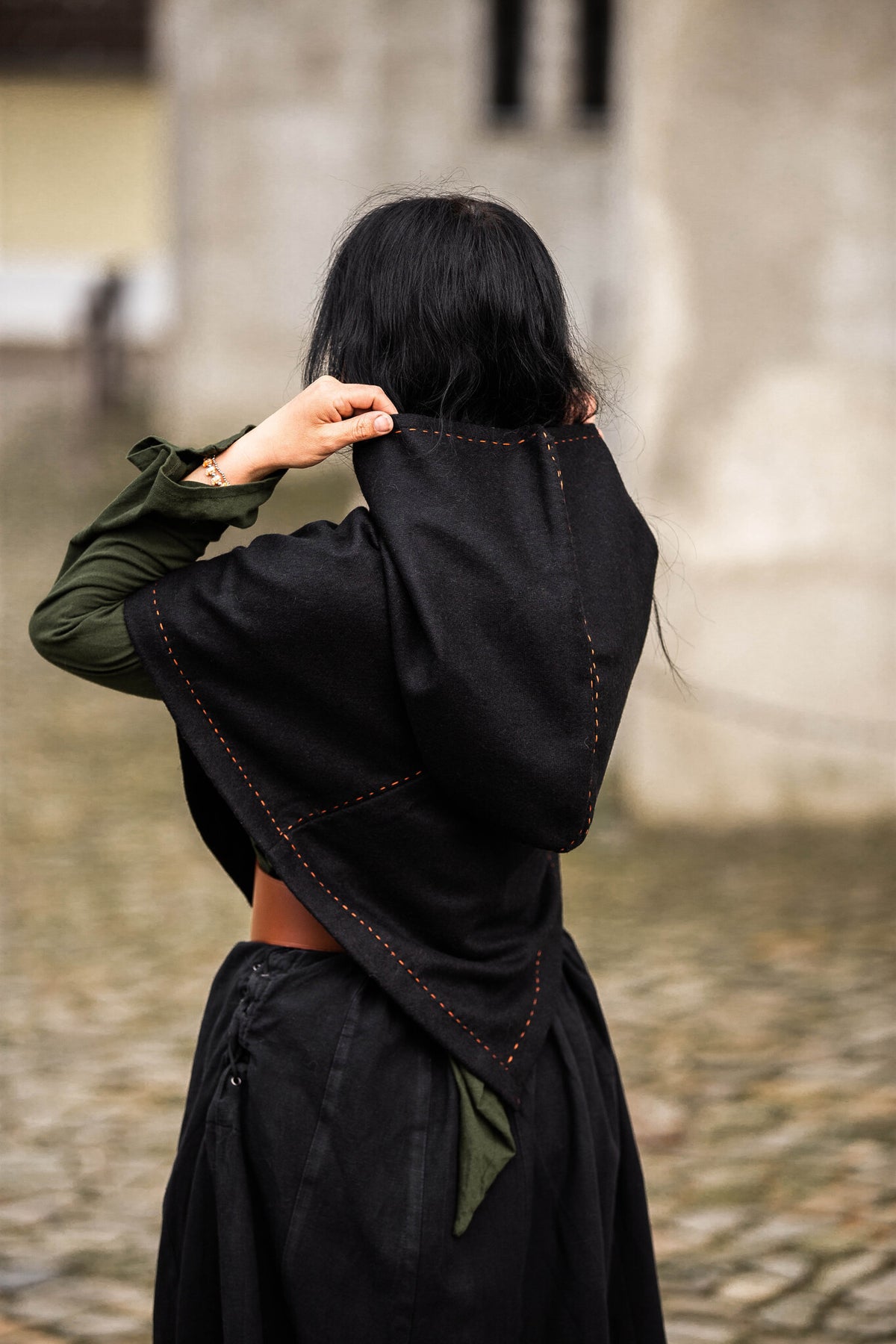 Skjoldehamn hood Halfdan, black, wool mix