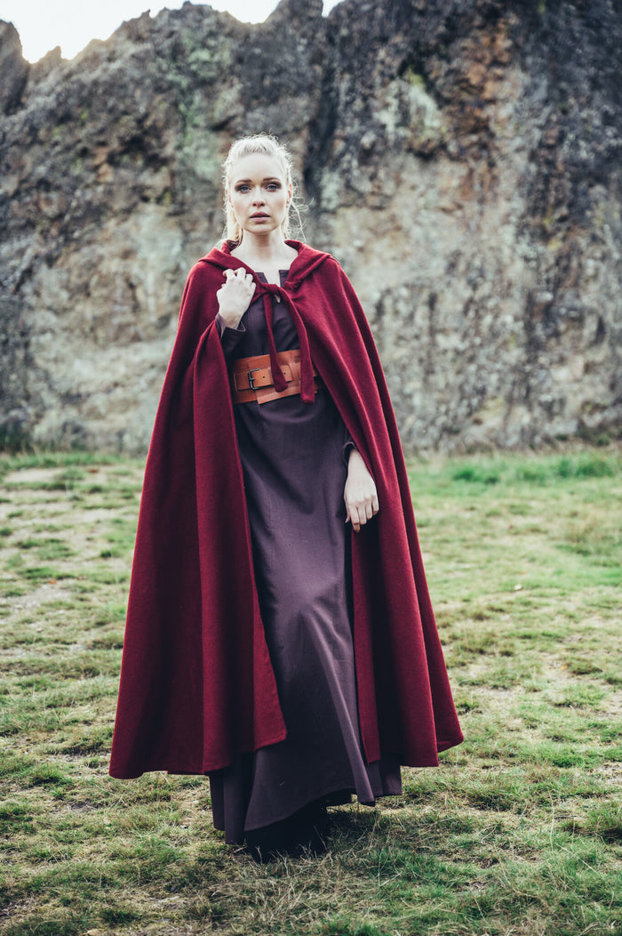 Medieval cloak Karen red, wool mix