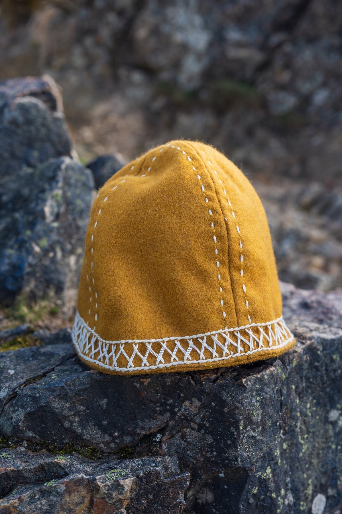 Viking cap Njal, yellow, wool blend