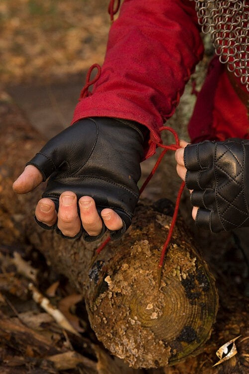 Leather fingerless gloves, black