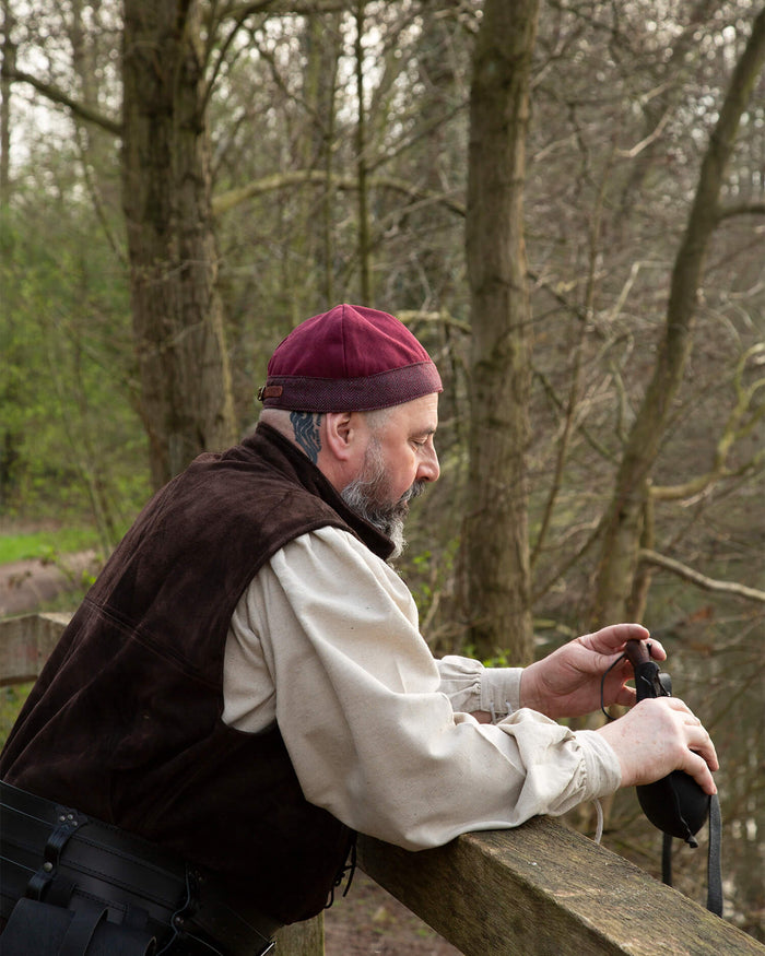 Viking hat Ivar, burgundy red