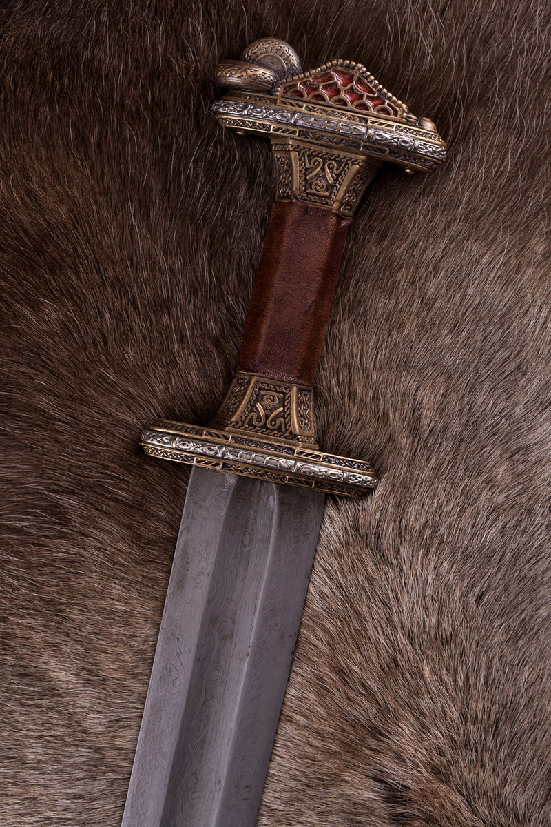 Spada vendel Uppsala, VII–VIII secolo, guardia in ottone, damasco, semi-affilata