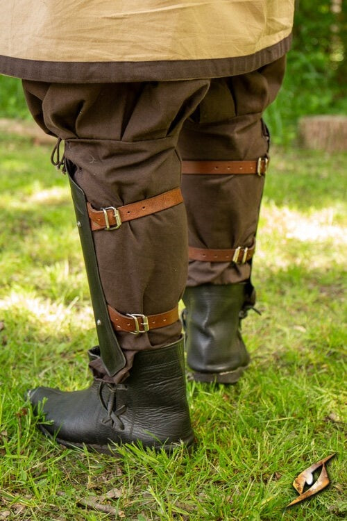 Scout greaves, blackened, 1 mm