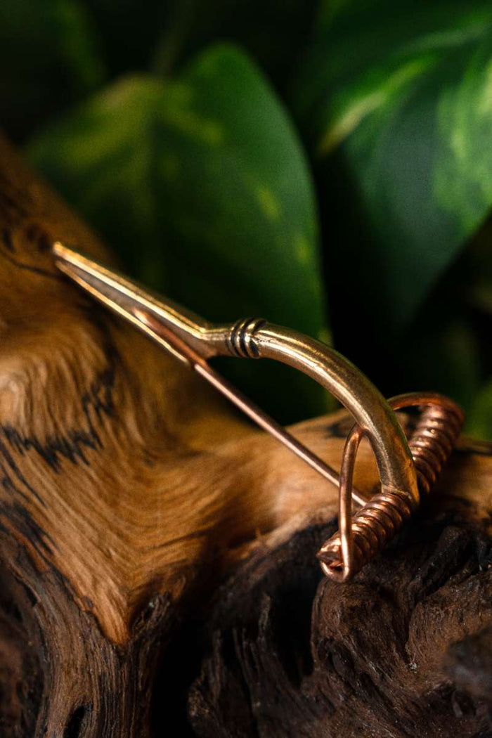 Germanic crossbows fibula East Prussia, bronze
