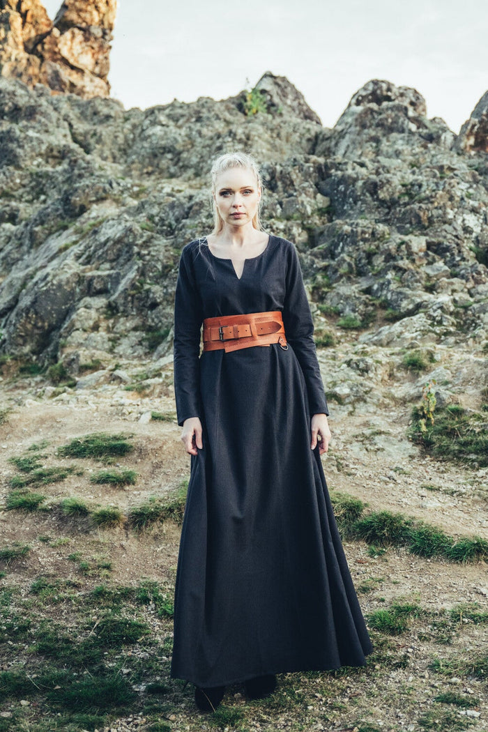 Viking dress Lina, black