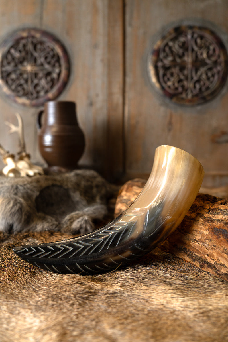 Graveret drikkehorn gnom, 300–500 ml