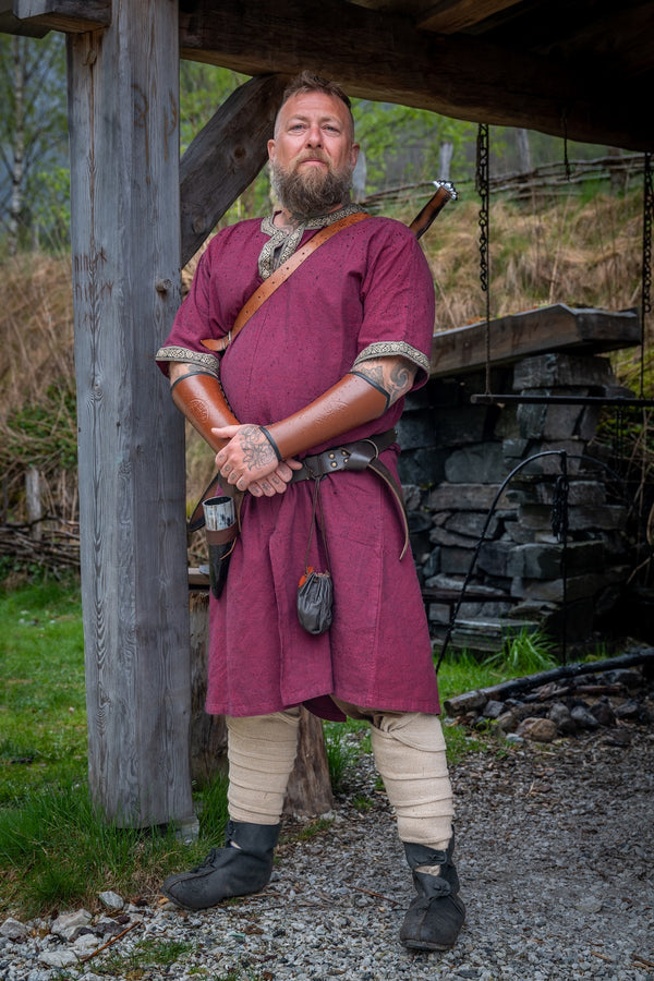Celtic tunic, short sleeves, red