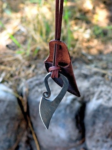 Germanic neck knife damast steel, sharp