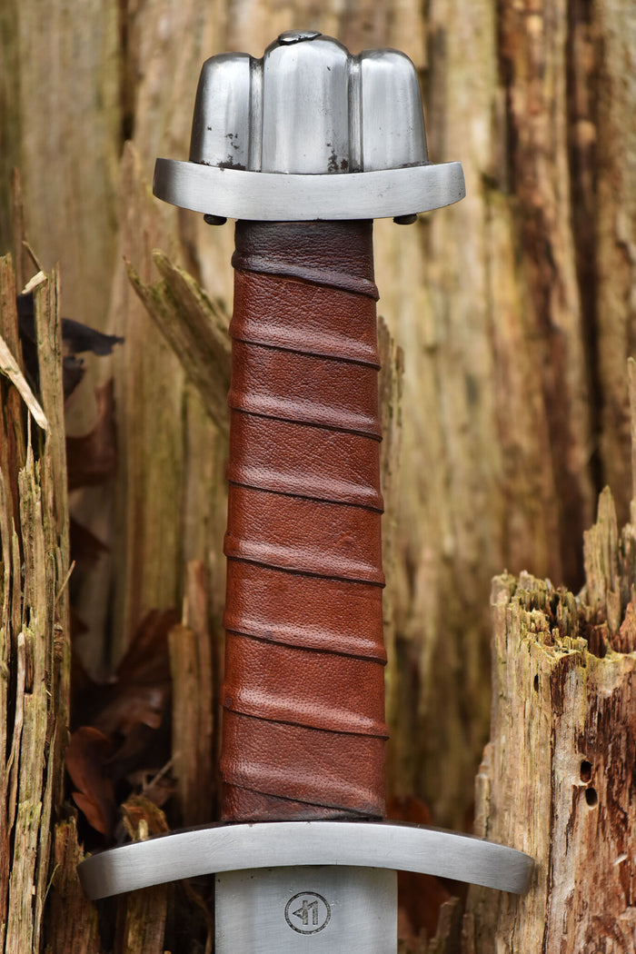 Viking sword with lobed pommel, long, blunt (battle-ready)
