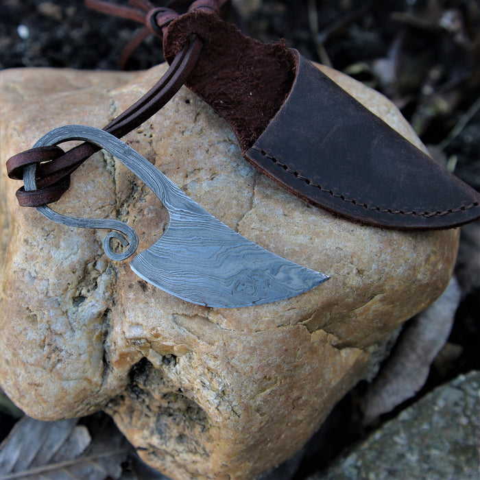 Germanic neck knife damast steel, sharp