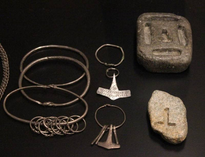 Rømersdal Thors hammer with ring, bronze