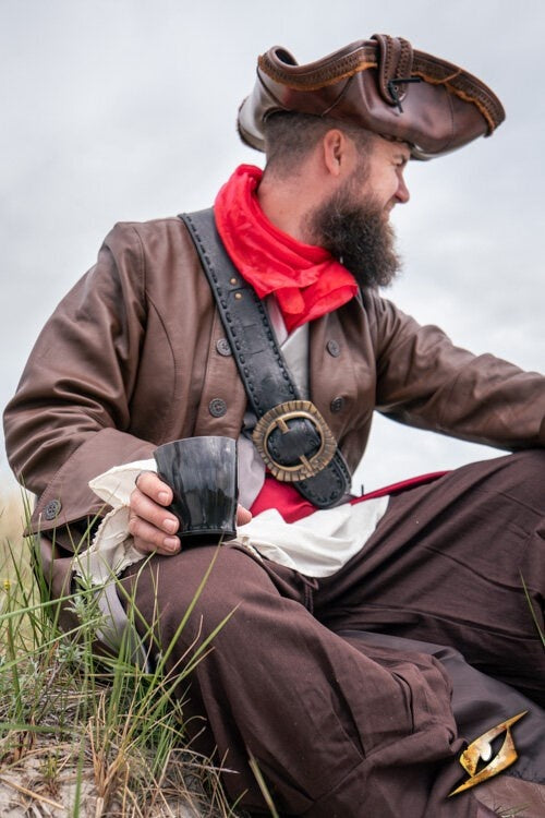 Copa de cuerno, oscura, 200–300 ml