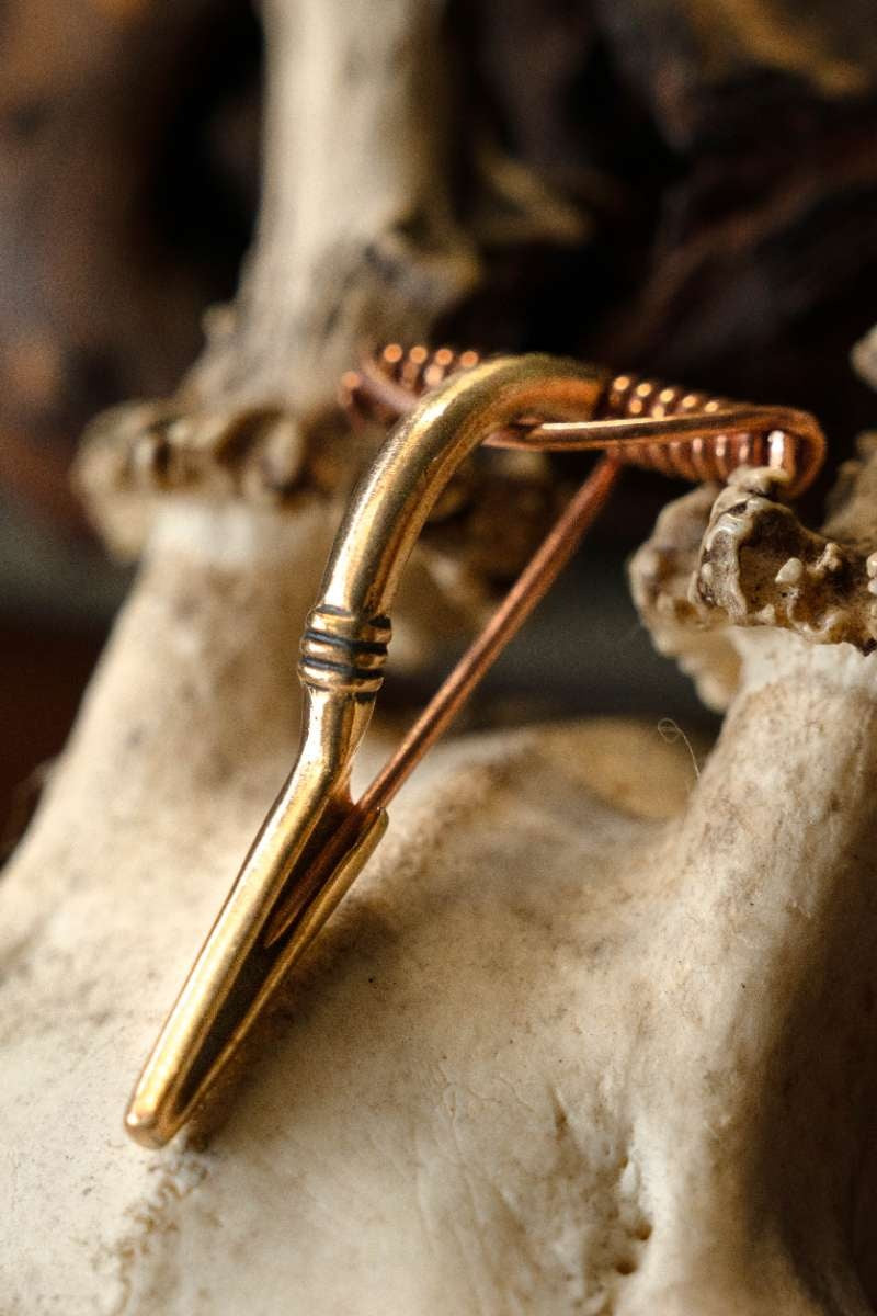 Germanic crossbows fibula East Prussia, bronze