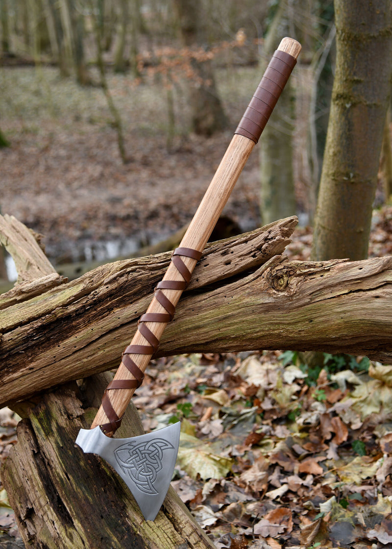 Ascia vichinga, tipo M, incisa, semi-affilata