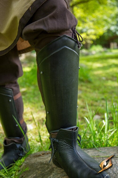 Scout greaves, blackened, 1 mm
