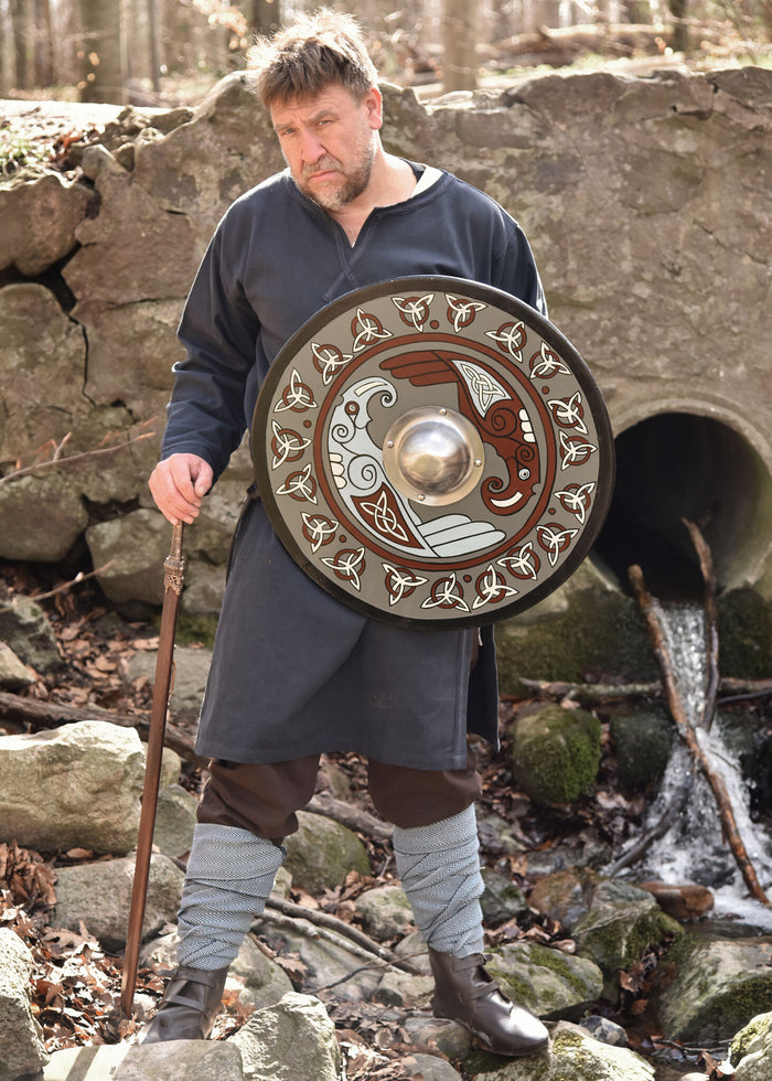 Viking shield with ravens and triquetras