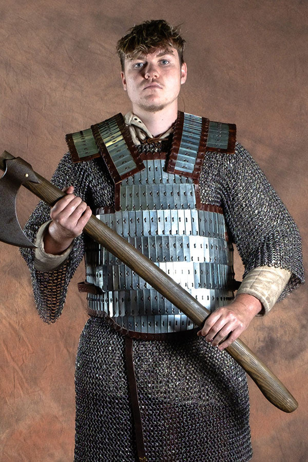 Tidligmiddelalderligt lamelpanser Visby