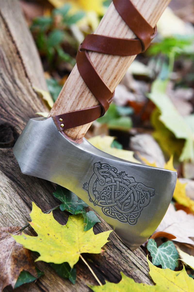 Ascia vichinga, tipo H, incisa, semi-affilata