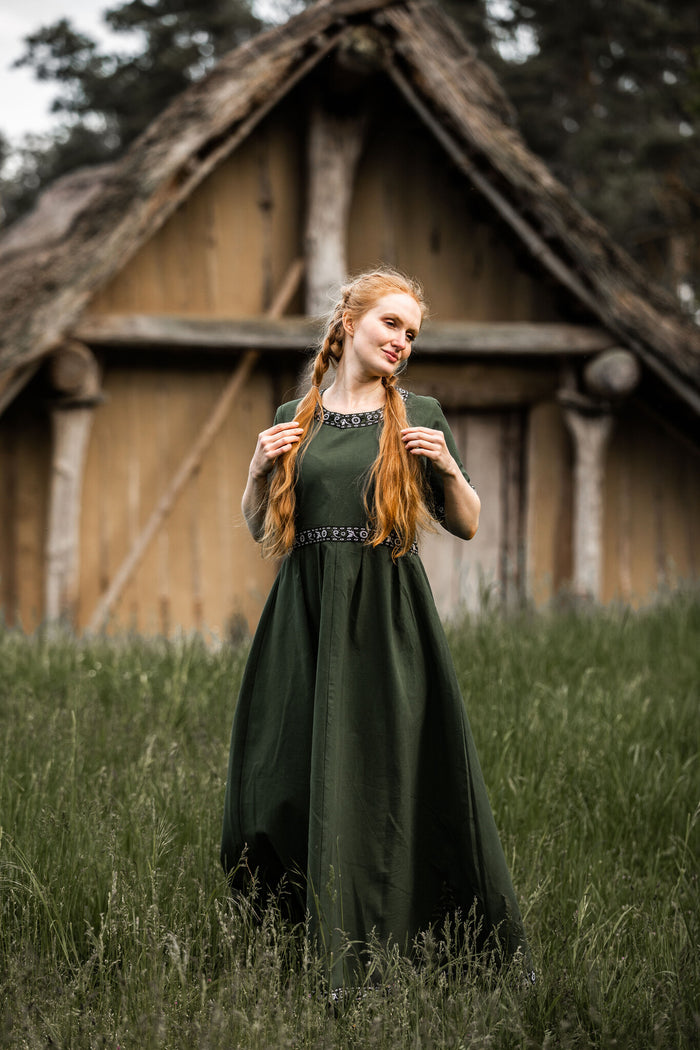Medieval dress Ennlin, green