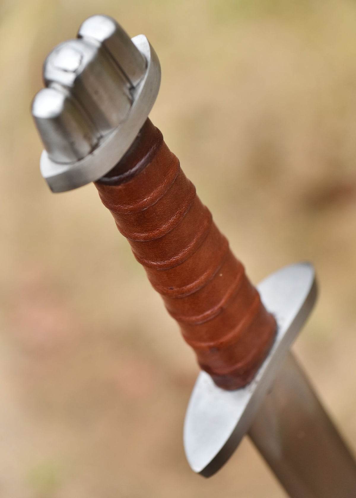 Viking sword with lobed pommel, short, blunt (battle-ready)