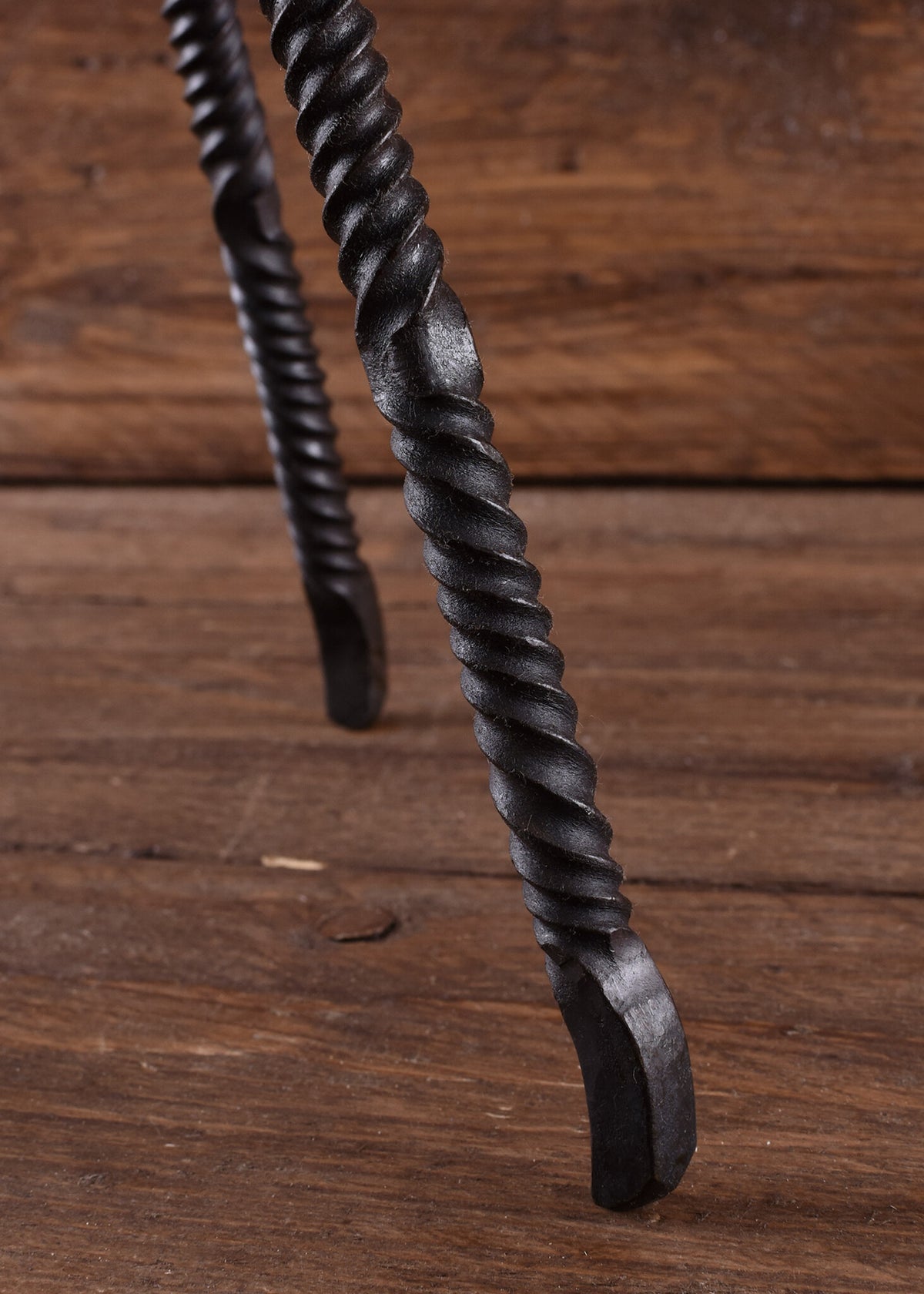 Small tripod fire bowl