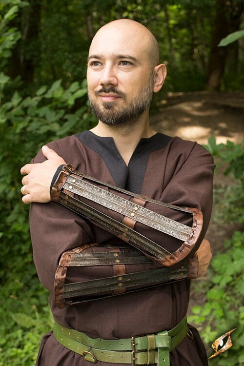 Germanska bracers, underarmskydd, patinerade, 1 mm