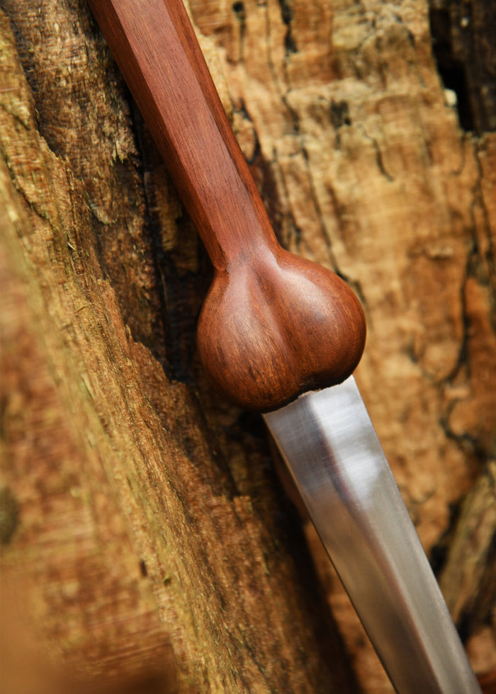 Bollock dagger, semi-sharp