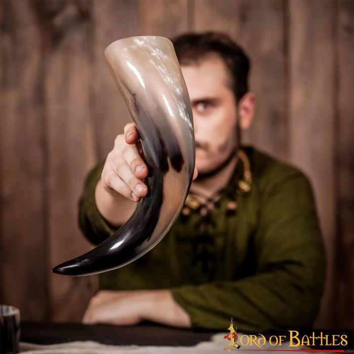 Natural drinking horn 650-1000 ml