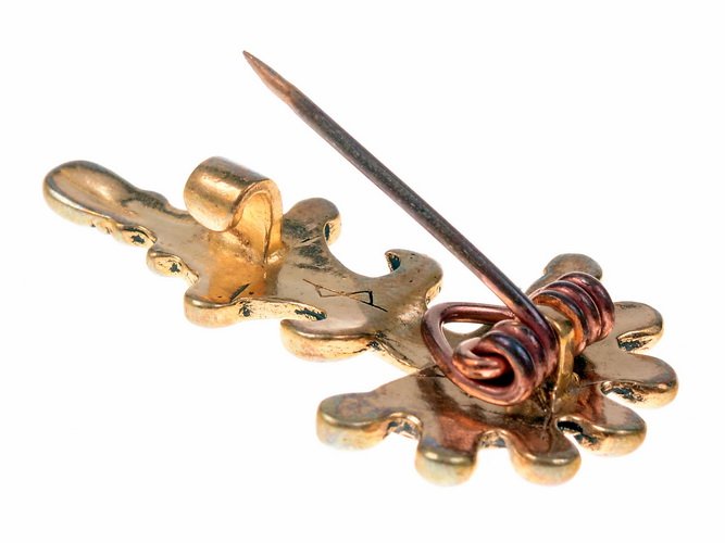 Gothic seven-knot fibula, bronze