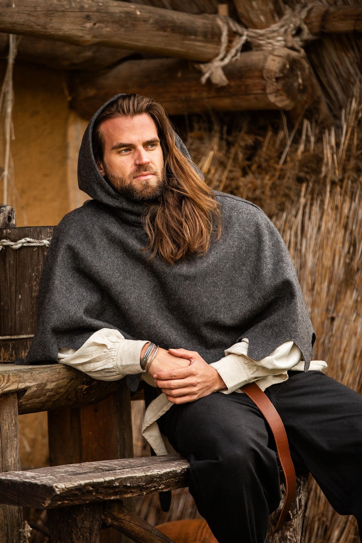 Woollen chaperon, grey