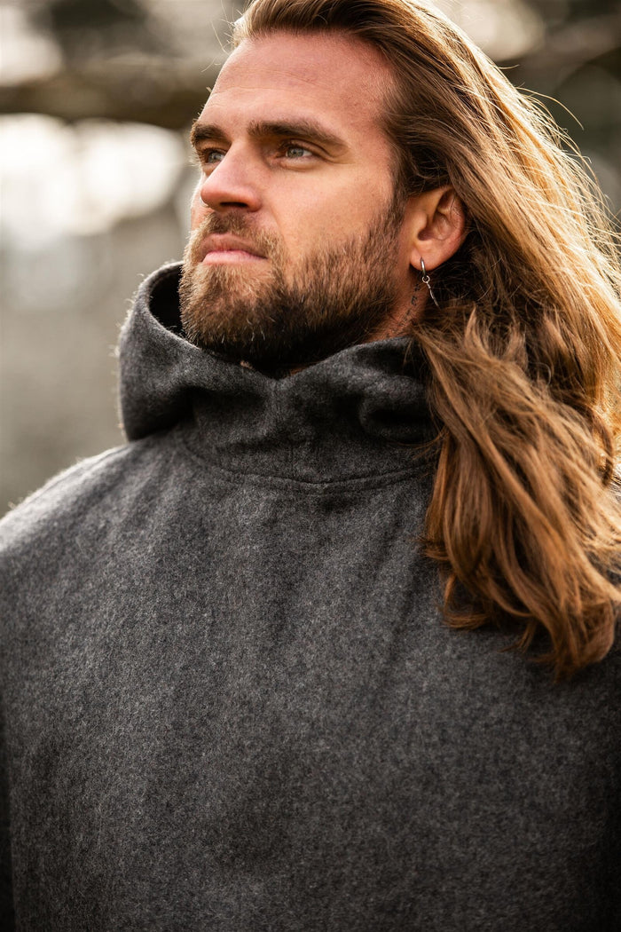 Woollen chaperon, grey