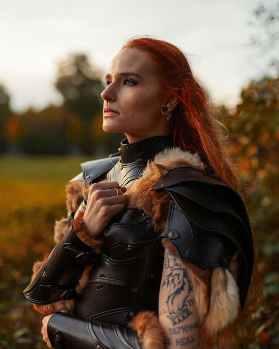 Leren schouderpantser Lilith, zwart