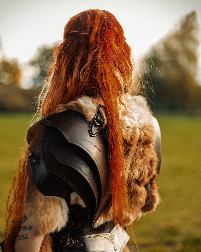 Leren schouderpantser Lilith, zwart