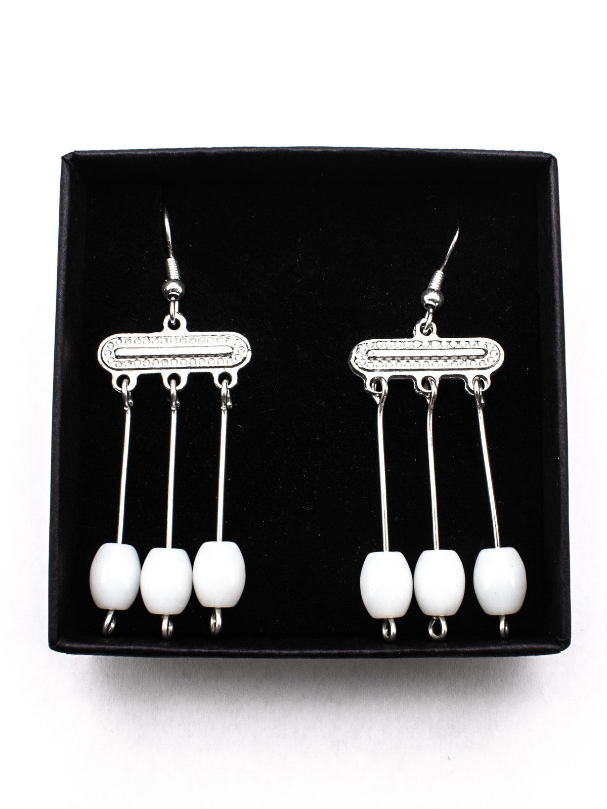 Roman earrings Julia, silver colored with pearls