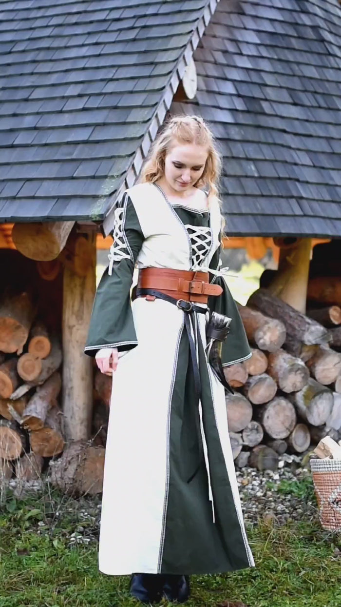 Medieval dress Serena, green