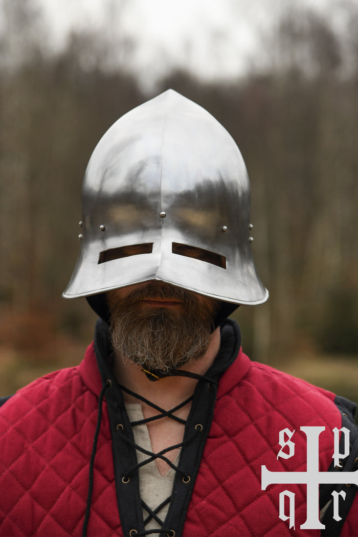 Ui-vormige ketelhoed met vizier, laat-middeleeuws, 1.6 mm