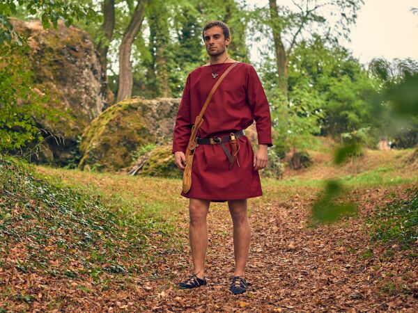 Roman tunic red, long sleeve