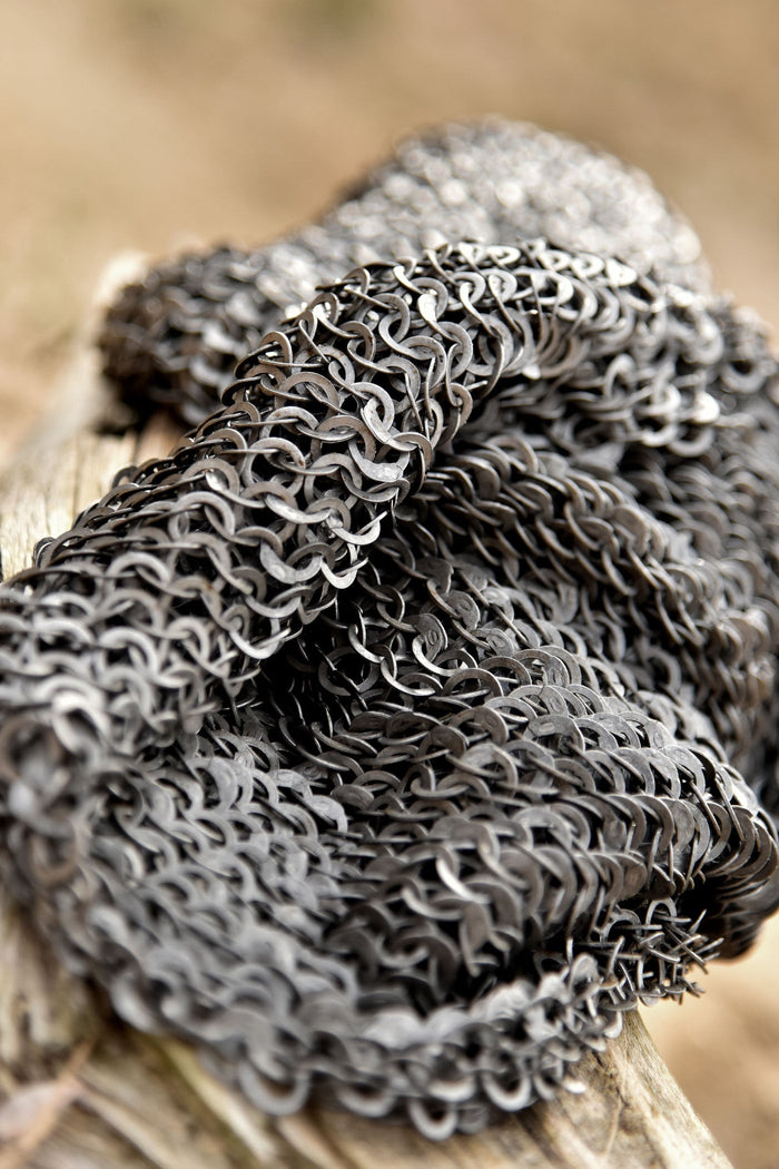 Chainmail coif, mixed flat rings – wedge-shaped nails, 8 mm