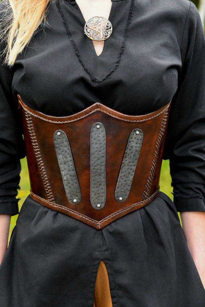 Onderborst korset met metalen versterking, leer, bruin