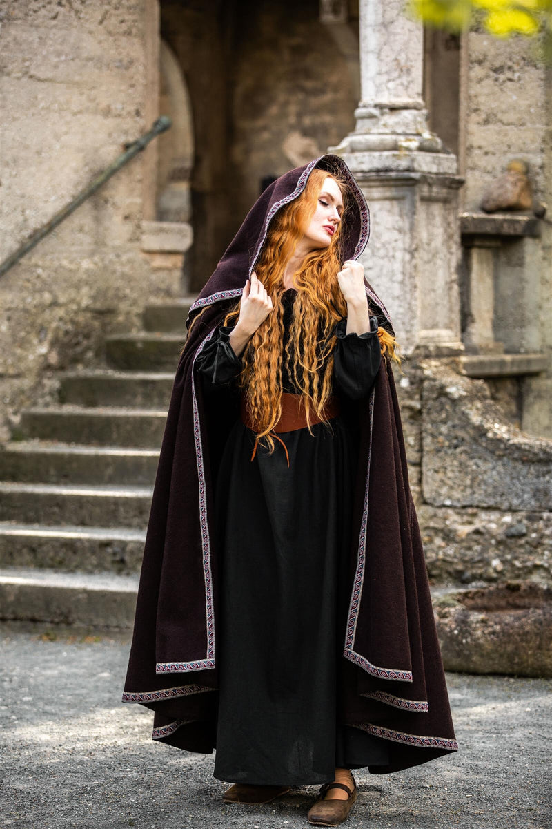 Broderet kappe Lyra, brun, uldblanding