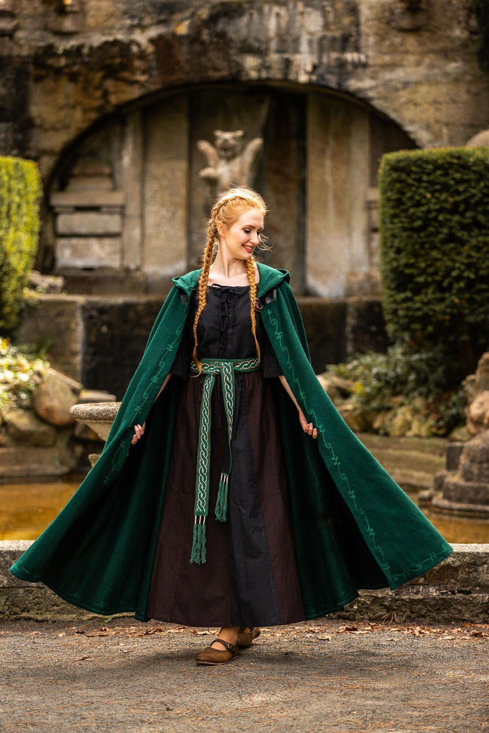 Embroidered cloak Damia with fibula, green, wool mix