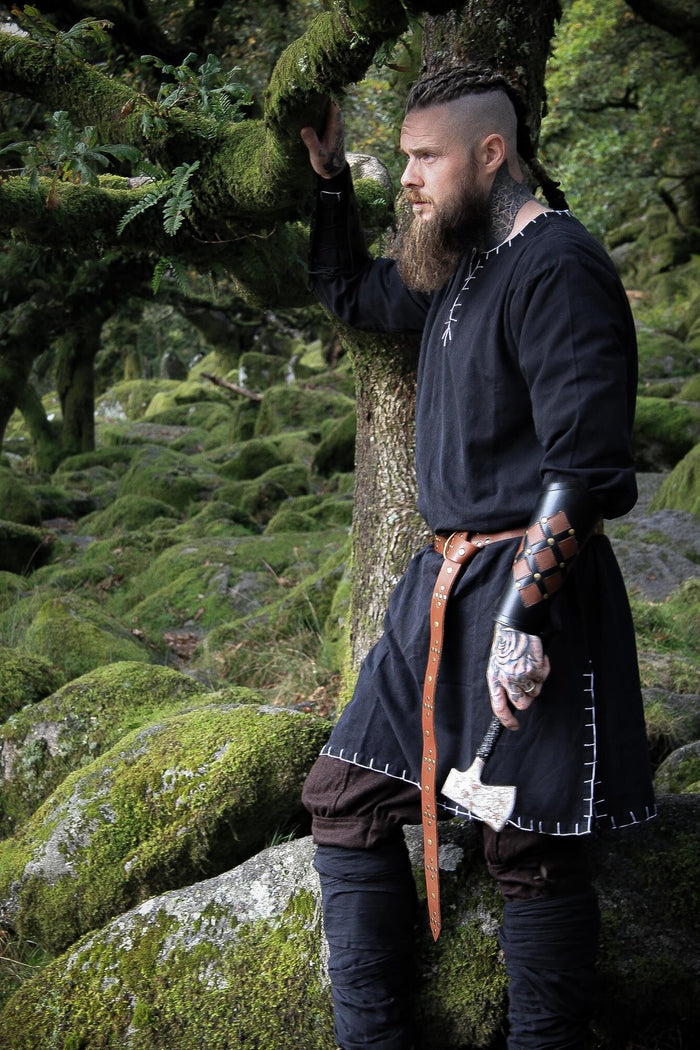 Germanic Thorsberg tunic with authentic zoom, black